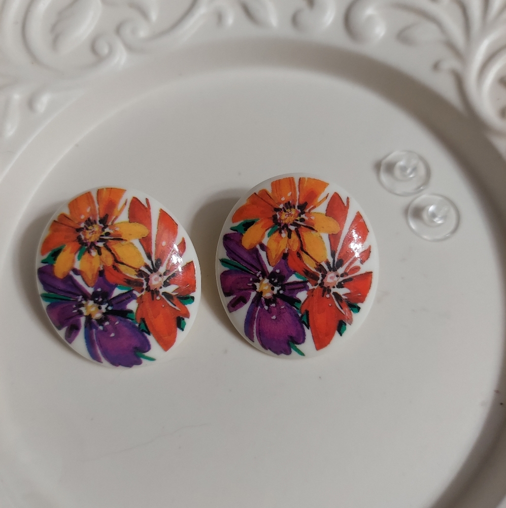 Vintage Avon Floral Oval Earrings
